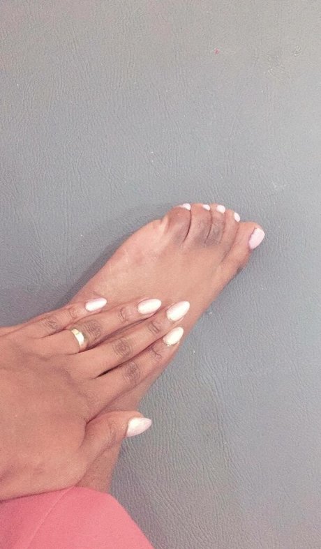 Oti Mabuse ポルノスター 写真