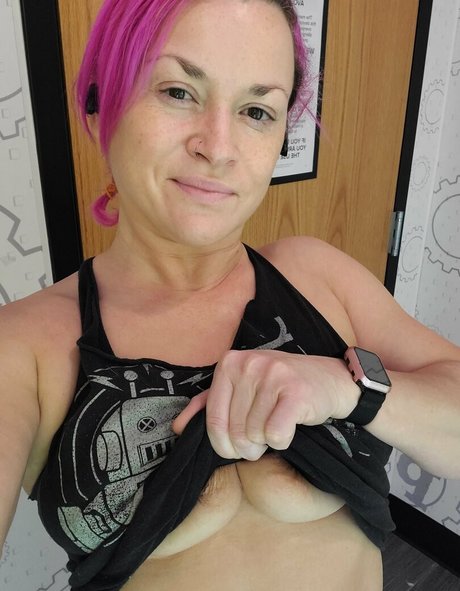 大きなお尻と巨乳のオンリーファンズ xxx 写真