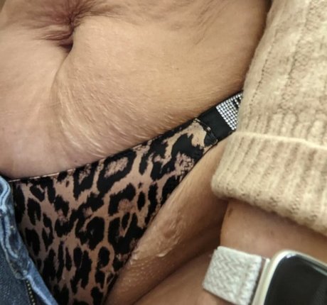 巨乳で曲線美のOnlyFans パーフェクト 写真