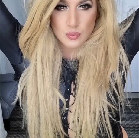 Brooke Spearz ポルノスター ギャラリー