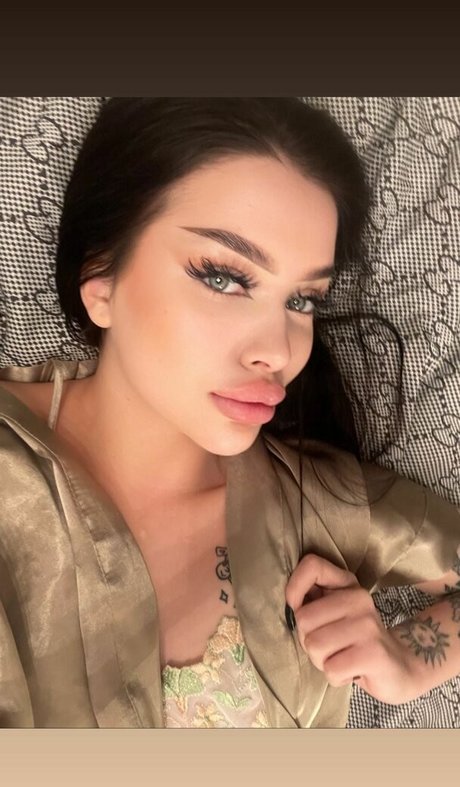 フィットネスインフルエンサーオンリーファンズ ポルノ 写真