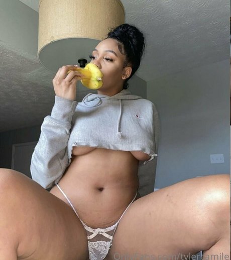 ママのアナルOnlyFans ホットヌード 画像