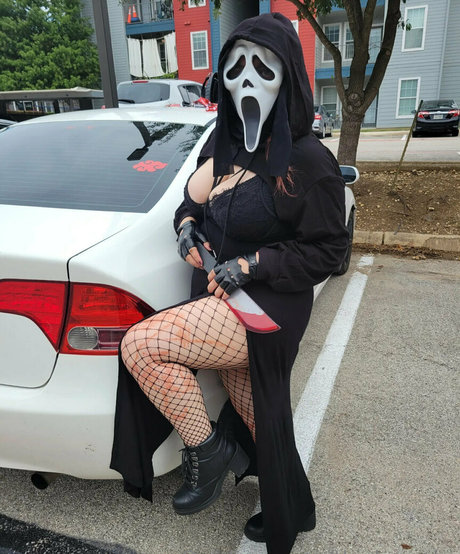 太めのブロンドオンリーファンズ トップ 写真