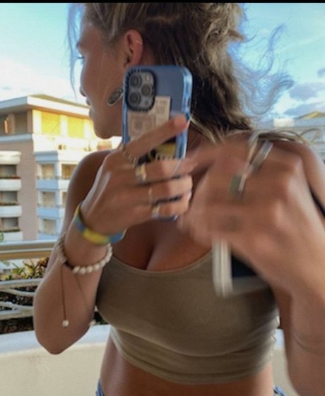 andrea posnerrr エロティックなモデル 写真