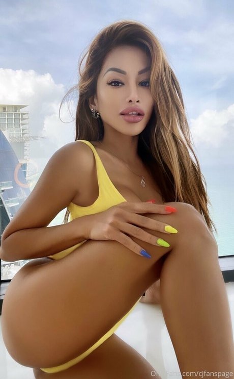 小人の裸OnlyFans ポルノ 写真