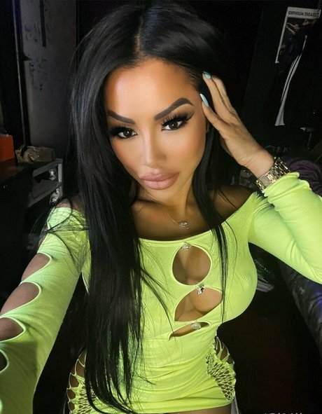 小人の裸OnlyFans エロ 写真