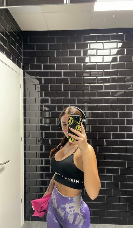 OnlyFansの写真 無料セクシー 画像