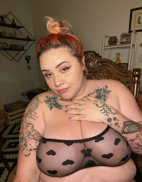 巨大なペニスオンリーファンズ 裸 写真