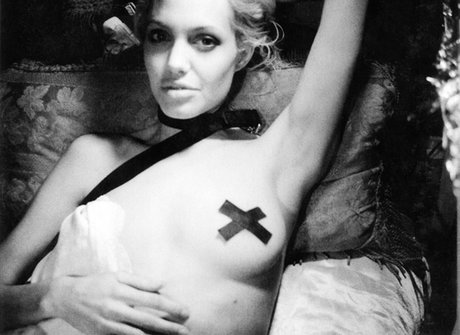 ブッシュ・オンリーファンズ えろ 写真