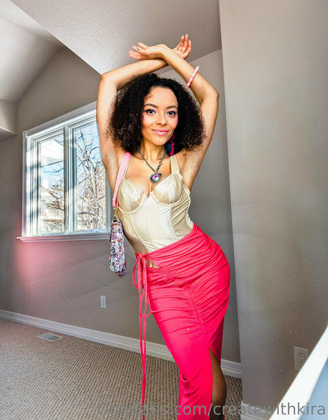 裸の熟女オンリーファンズ ポルノグラフィック ギャラリー