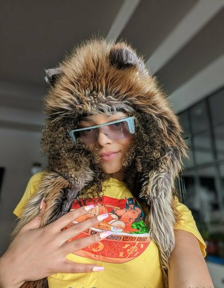 ポニーテールオンリーファンズ ポルノ アーカイブ