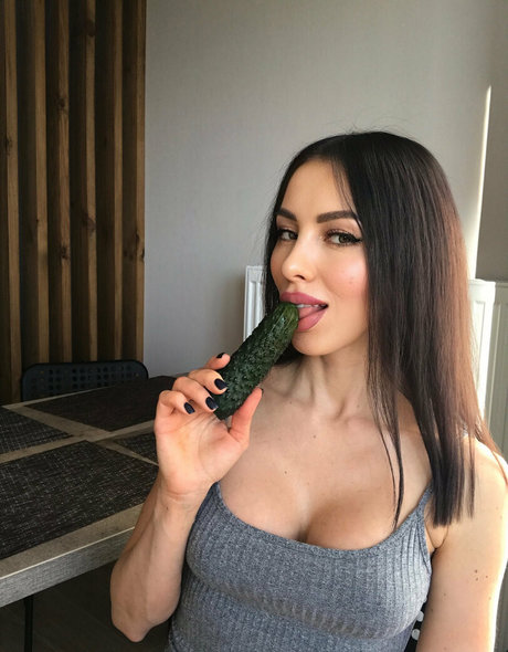 マイクロTバックOnlyFans 無料 写真