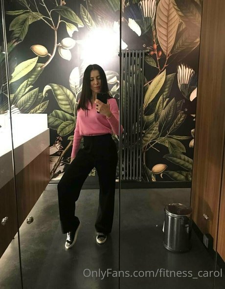 赤毛の熟女オンリーファンズ 美しいヌード 写真