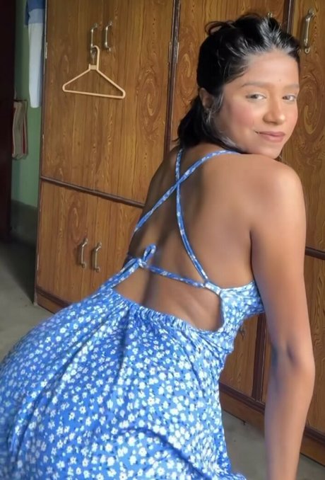 Uva Roy ヌード女優 写真