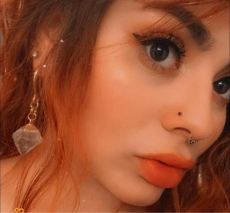 emilyelixer セクシーモデル 写真