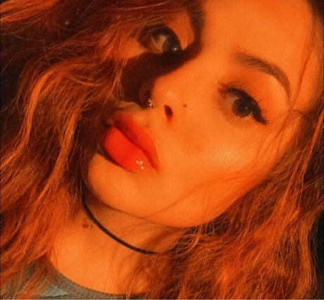 emilyelixer 完璧なモデル 写真