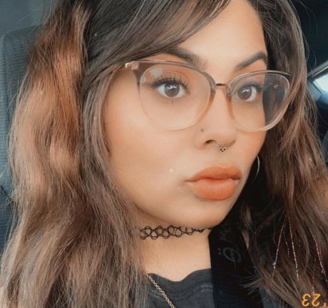 emilyelixer ヌードスター 写真