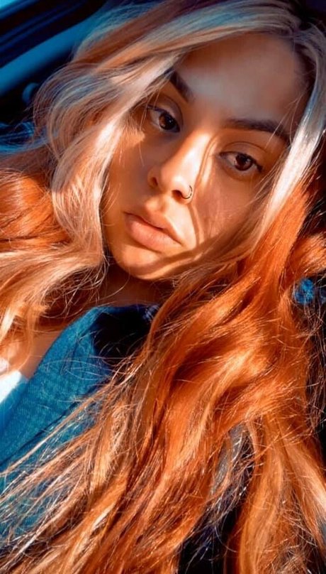 emilyelixer スター 裸 ギャラリー