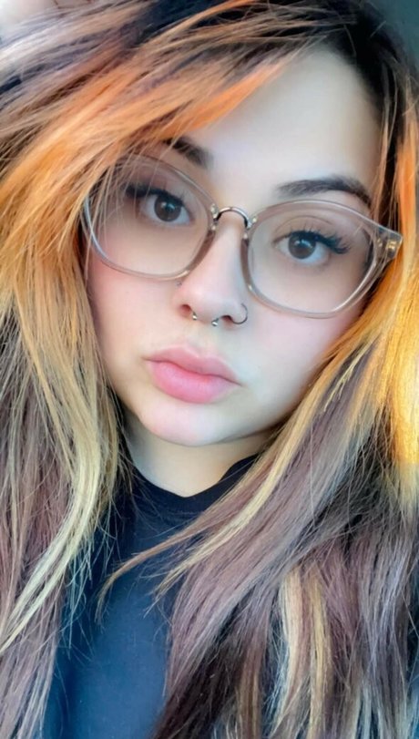 emilyelixer ヌードモデル ギャラリー