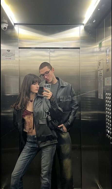 巨乳の熟女オンリーファンズ 無料セクシー 写真