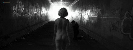 Alia Shawkat ヌードモデル 写真