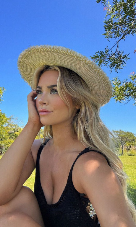 Em1ly El1zabeth 素敵な女優 アーカイブ