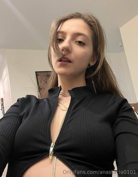 anastacia0101 独占女優 写真