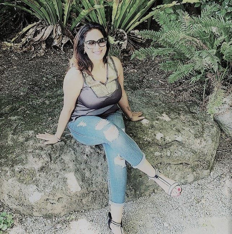 Minakshie Sethii 裸の女優 写真