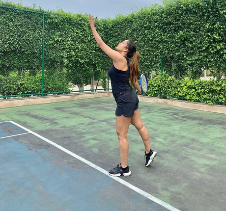 Akanksha Jain 独占モデル 画像