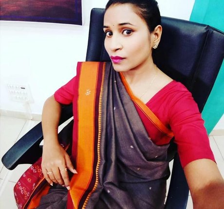 曲線美のクーガーOnlyFans 無料裸 画像