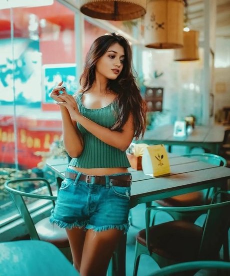 Ridhima Bisht 無料スター 写真