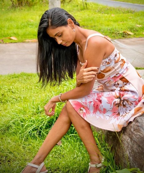 Shivani 最高のモデル ギャラリー