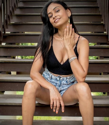 Shivani ポルノスター 素敵 アーカイブ