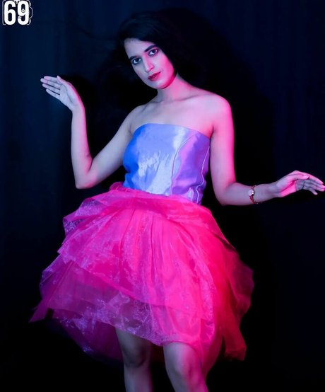 厚い黒檀オンリーファンズ セクシー裸 写真