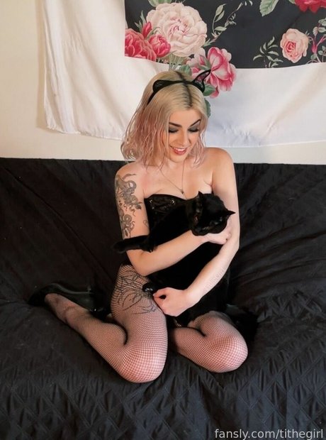 tithegirl エロティックモデル ギャラリー