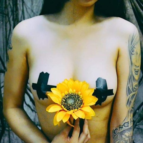 Botan The Vampire ポルノスター アダルト 写真