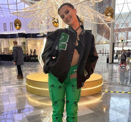 Isabella Evans セックスモデル 写真