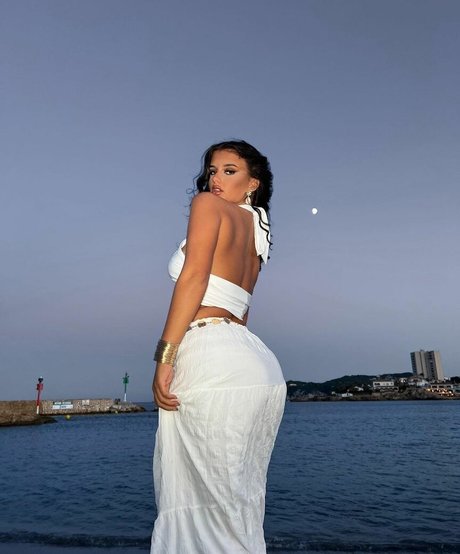 Isabella Evans 限定モデル 写真