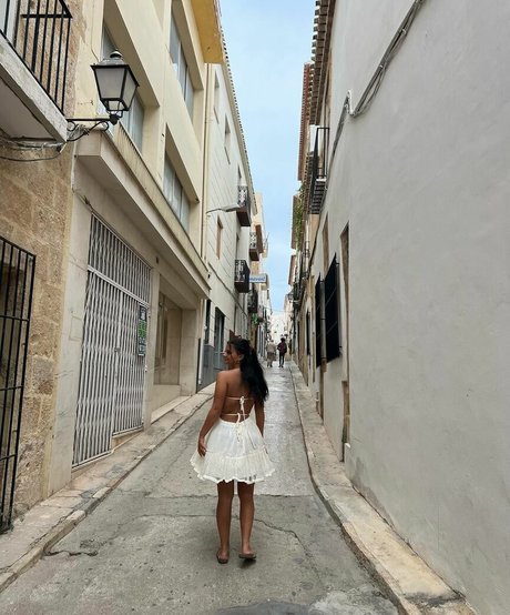 Isabella Evans 美しいモデル アーカイブ