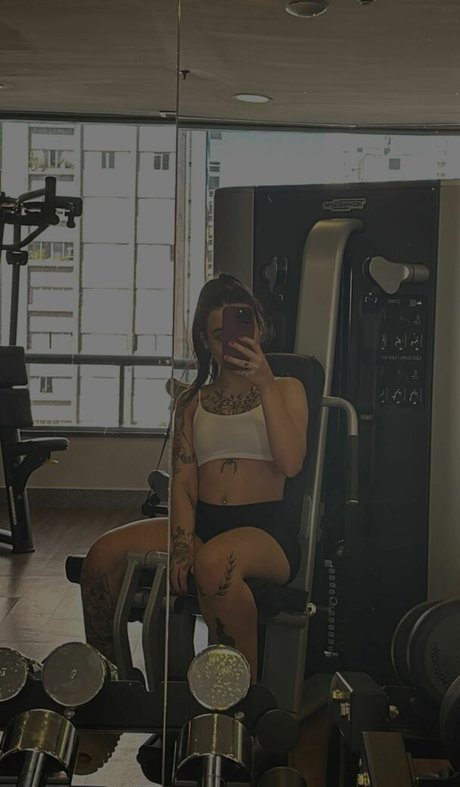 Ellen Maggnus 美しいスター ギャラリー