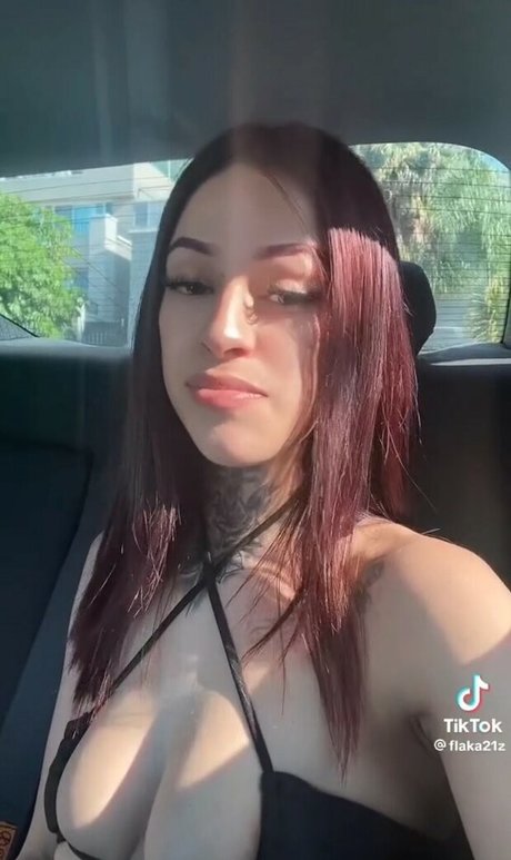 Flaka22z セクシー女優 写真