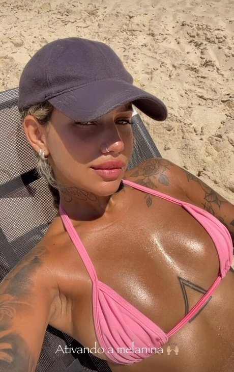 Carol Santos セックスモデル 写真