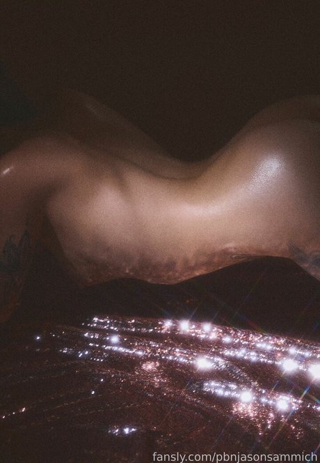 若い黒人女性オンリーファンズ 無料ポルノ 画像