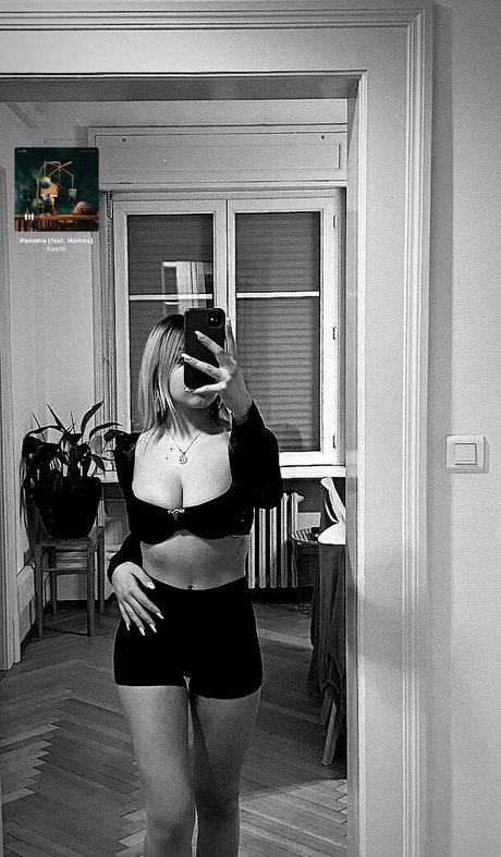 linemettler ポルノモデル 写真