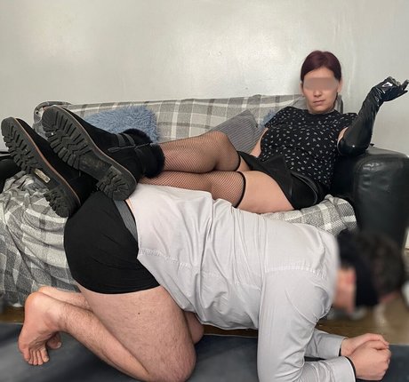 18歳のオンリーファンズ パーフェクト 写真