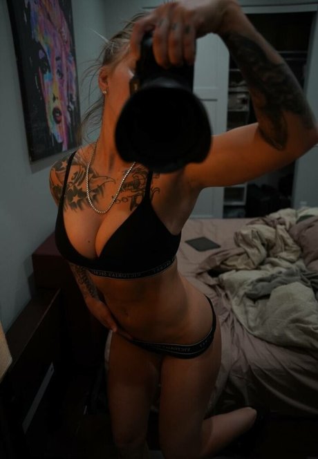 Katie Noel 無料女優 写真