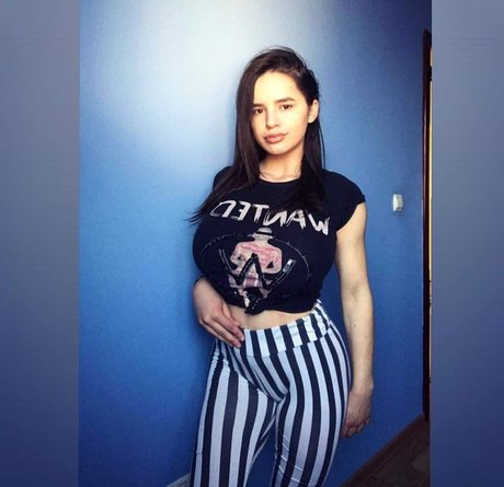 Denisa R Maria エロティックモデル 写真