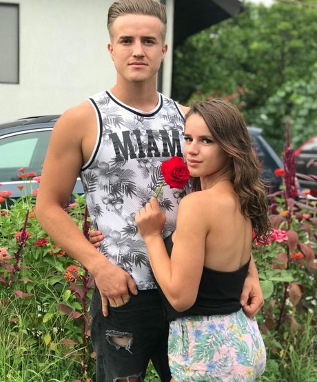 Denisa R Maria トップポルノスター 画像