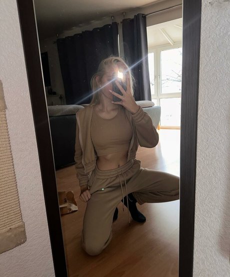 巨乳ティーンオンリーファンズ ポルノ 写真