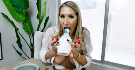 金髪レズビアンオンリーファンズ ホット裸 画像